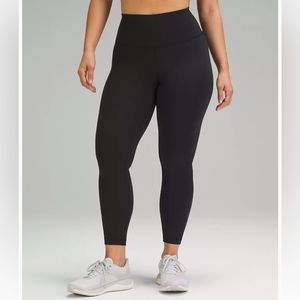 Wunder train contour fit leggings size 8.